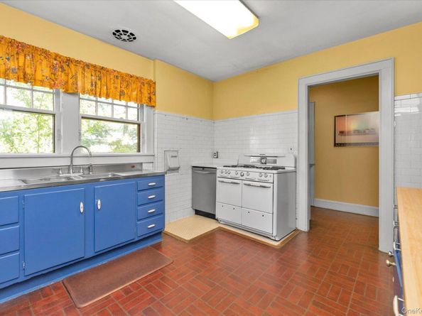 57 Beacon Hill Road, Port Washington NY 11050