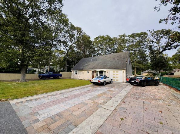 336 Auborn Avenue, Shirley NY 11967