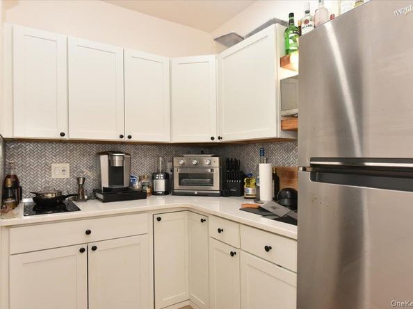 2093 Baylis Avenue, Elmont NY 11003
