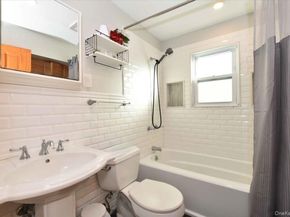 2093 Baylis Avenue, Elmont NY 11003