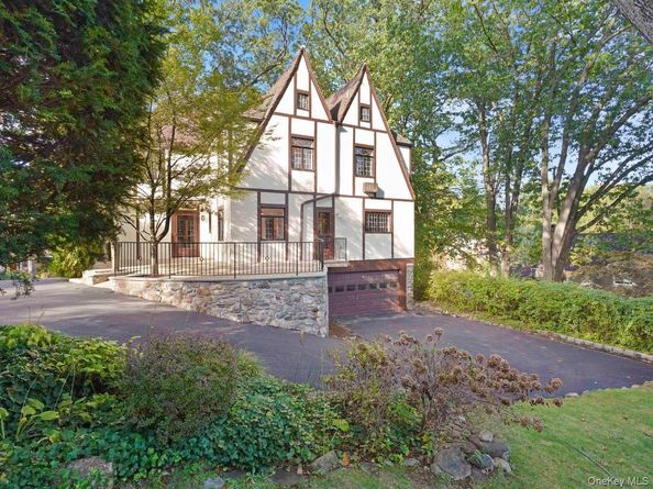 76 Vaughn Avenue, New Rochelle NY 10801