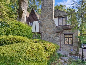 76 Vaughn Avenue