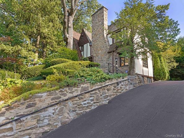 76 Vaughn Avenue, New Rochelle NY 10801