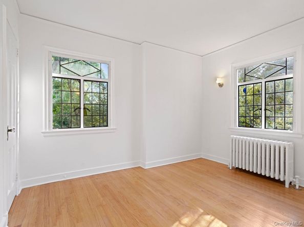 76 Vaughn Avenue, New Rochelle NY 10801