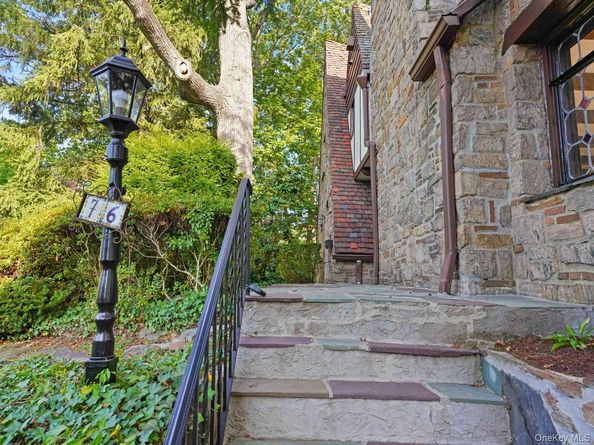 76 Vaughn Avenue, New Rochelle NY 10801