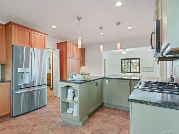 76 Vaughn Avenue, New Rochelle NY 10801