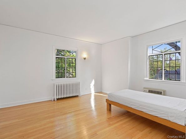 76 Vaughn Avenue, New Rochelle NY 10801