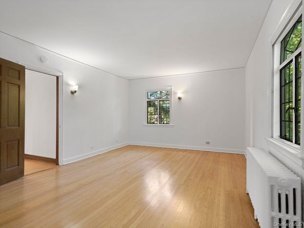 76 Vaughn Avenue, New Rochelle NY 10801