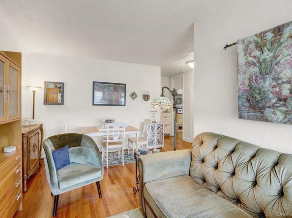 141 Woodmere Boulevard 6E, Woodmere NY 11598
