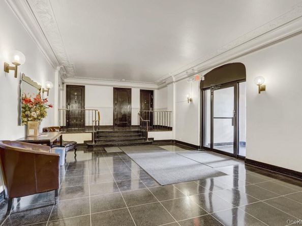 141 Woodmere Boulevard 6E, Woodmere NY 11598