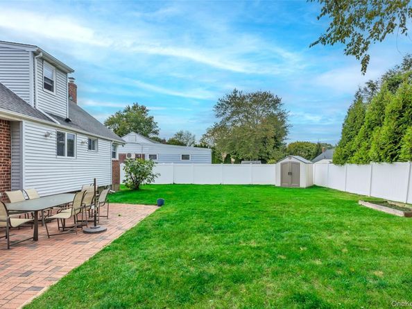 8 Ellsworth Place, East Northport NY 11731