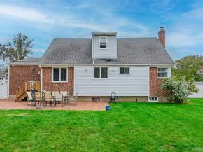8 Ellsworth Place, East Northport NY 11731