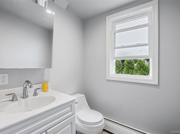 8 Ellsworth Place, East Northport NY 11731