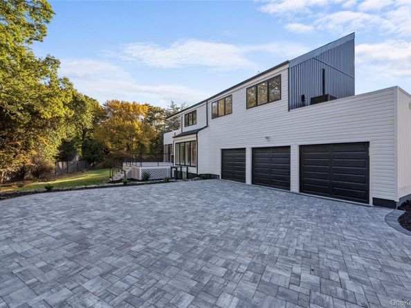 3A Lavender Lane, East Islip NY 11730