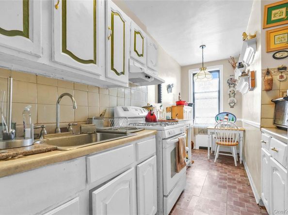 167-10 Crocheron Avenue 1F, Flushing NY 11358