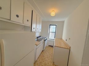 170-06 Crocheron Avenue 5B, Flushing NY 11358