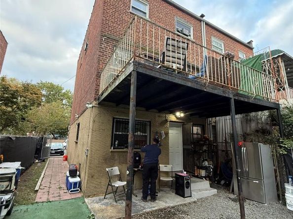 443 Howe Avenue, Bronx NY 10473