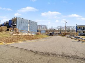 8 Wyndover Woods Lane 18, White Plains NY 10603