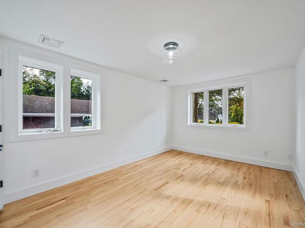 32 Fairview Avenue, Port Washington NY 11050