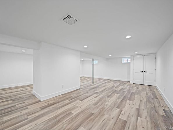 32 Fairview Avenue, Port Washington NY 11050