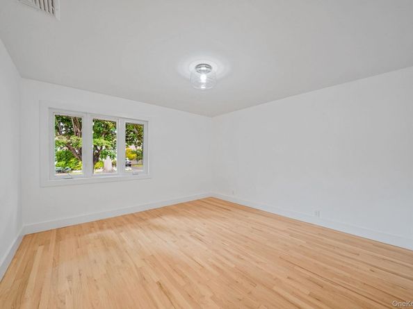 32 Fairview Avenue, Port Washington NY 11050