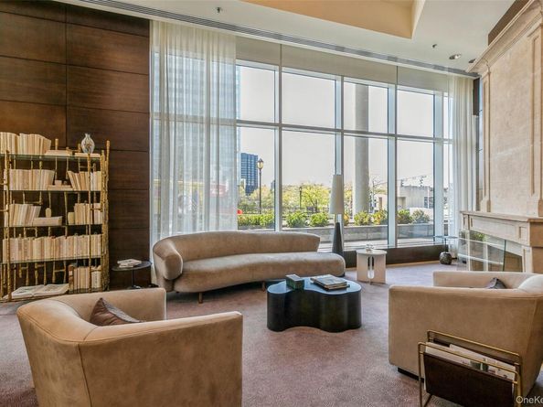 5 Renaissance Square 27G, White Plains NY 10601