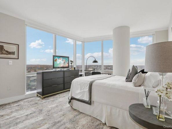 5 Renaissance Square 27G, White Plains NY 10601