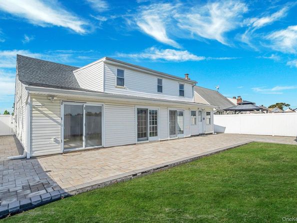 37 Chickadee Lane, Levittown NY 11756