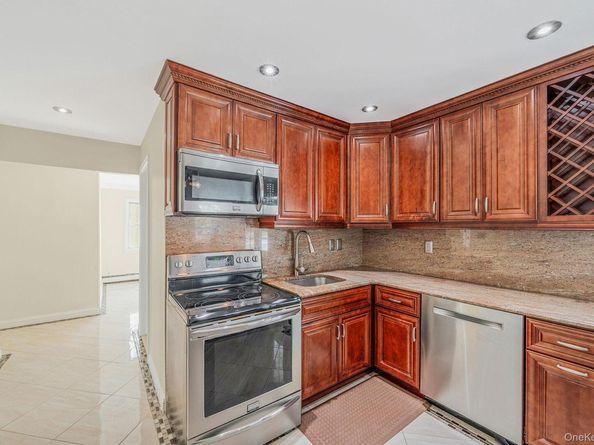 37 Chickadee Lane, Levittown NY 11756