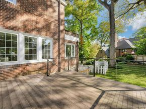19 Huguenot Drive, Larchmont NY 10538