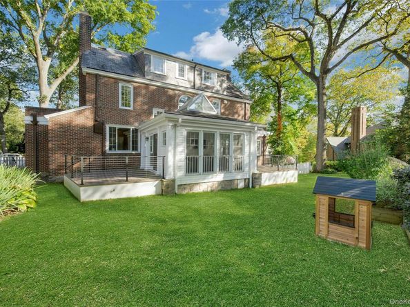 19 Huguenot Drive, Larchmont NY 10538