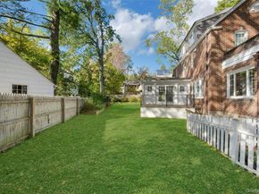 19 Huguenot Drive, Larchmont NY 10538