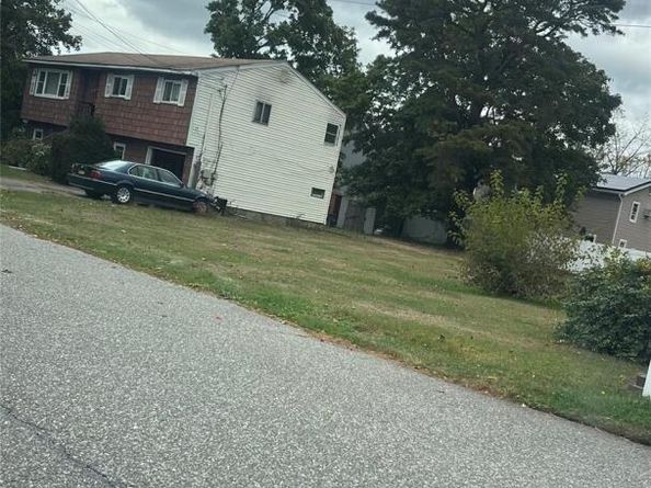 81 Nevada Road, West Babylon NY 11704