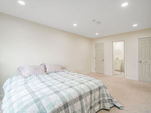 181 Fairview Circle, Middle Island NY 11953