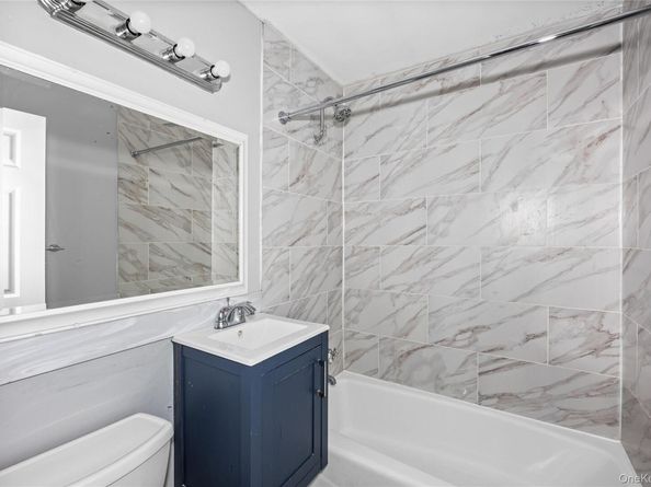 85 Lake Promenade, Ronkonkoma NY 11779