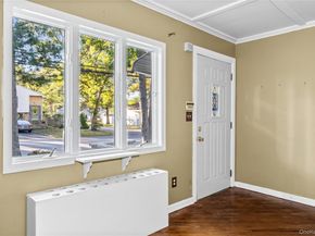 85 Lake Promenade, Ronkonkoma NY 11779