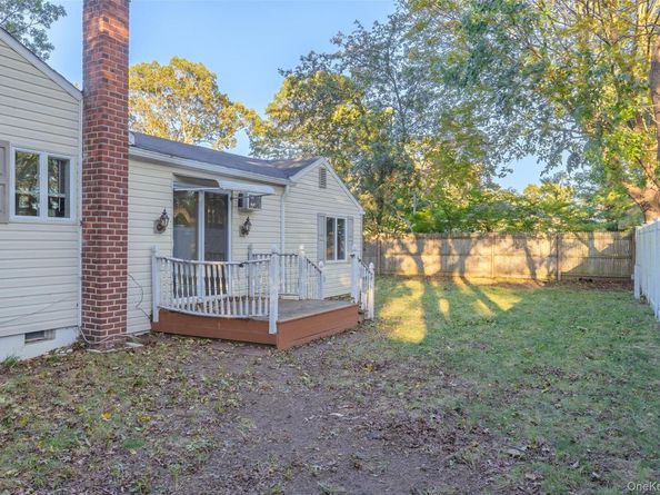 85 Lake Promenade, Ronkonkoma NY 11779