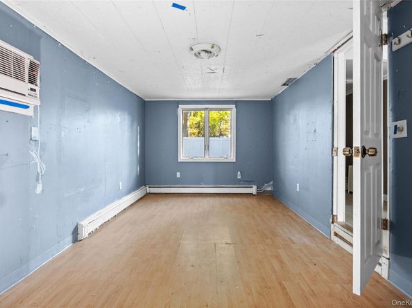 85 Lake Promenade, Ronkonkoma NY 11779