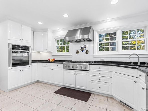 14 Wakefield Road, Scarsdale NY 10583