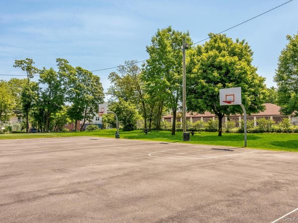 24 Magnolia Place 24, Bronx NY 10465