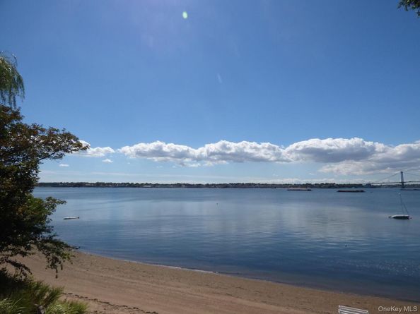 24 Magnolia Place 24, Bronx NY 10465