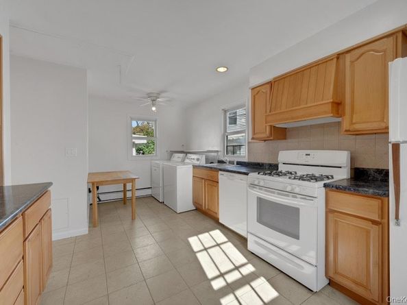 24 Magnolia Place 24, Bronx NY 10465