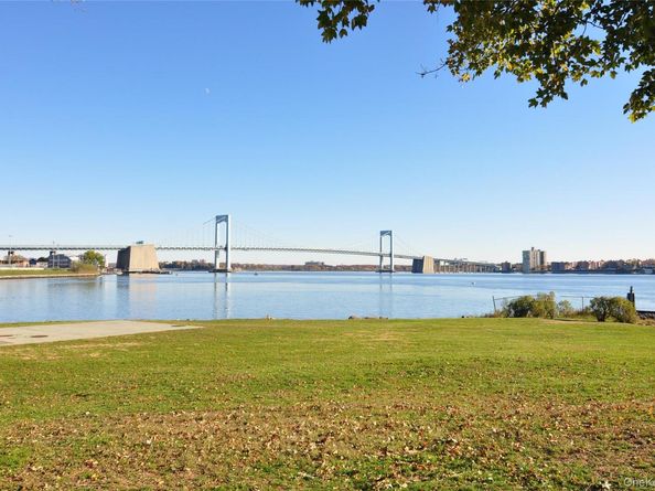 24 Magnolia Place 24, Bronx NY 10465