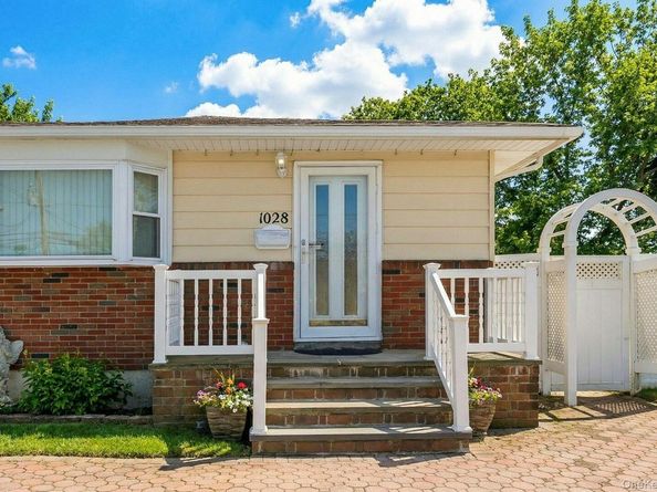 1028 Thomas Avenue, Baldwin NY 11510
