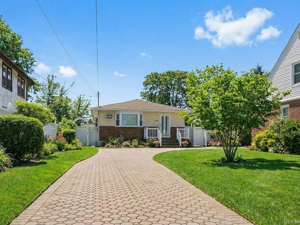 1028 Thomas Avenue, Baldwin NY 11510