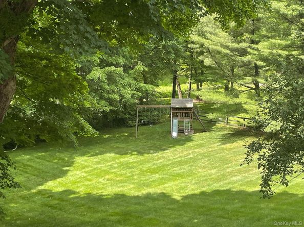 415 Sarles Street, Bedford Corners NY 10549