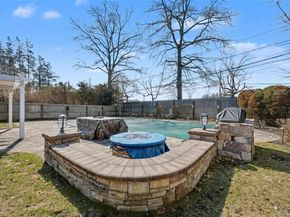 57 Richfield Street, Plainview NY 11803
