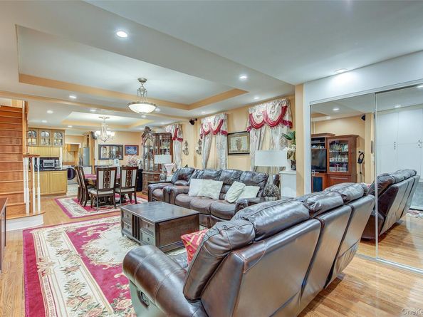 8848 201ST Street, Hollis NY 11423