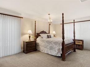 21 Shore Drive W, Copiague NY 11726