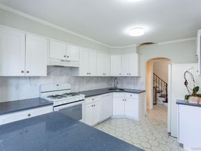 85-32 213th Street, Hollis Hills NY 11427